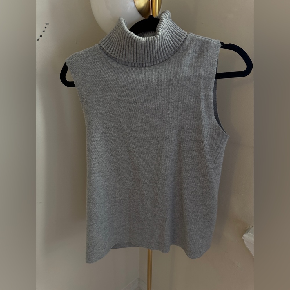 Zara Turtleneck Sleeveless Sweater- small